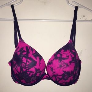 Victoria’s Secret Pink bra